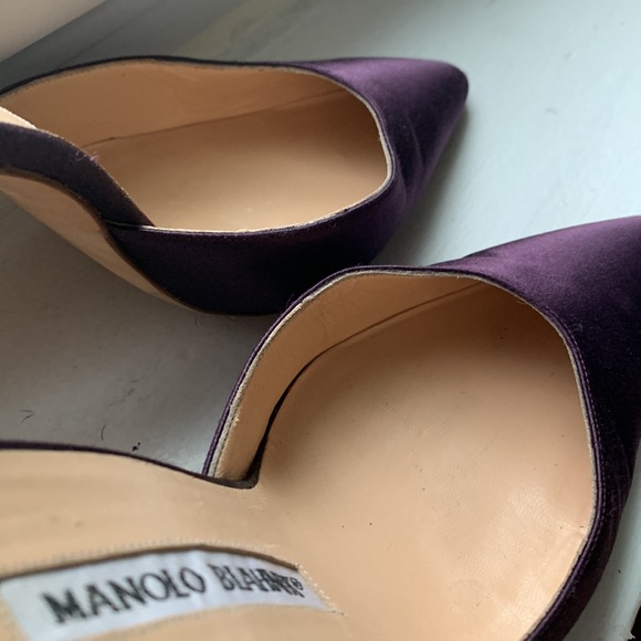 Manolo Blahnik Purple Satin Pointy Toe Heels with Rhinestone Ankle Strap, 37.5 - Picture 3 of 13